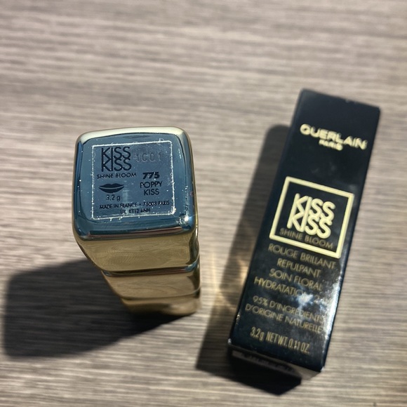 Guerlain Paris KissKiss Lipstick - Picture 2 of 5